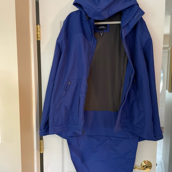 Land’s End Rain Jacket - Picture 2 of 2